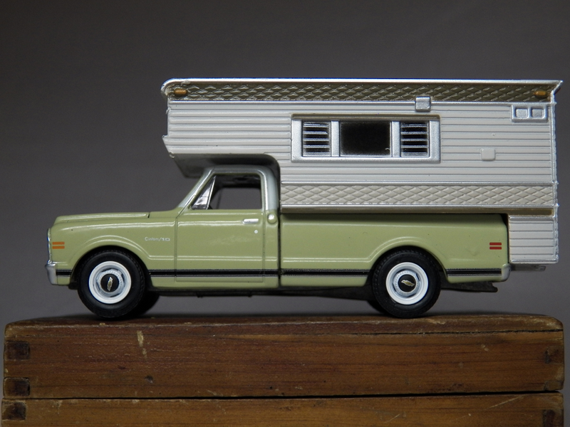 Illustration for article titled Greenlight 1:64 Chevy C10 Camper 1969
